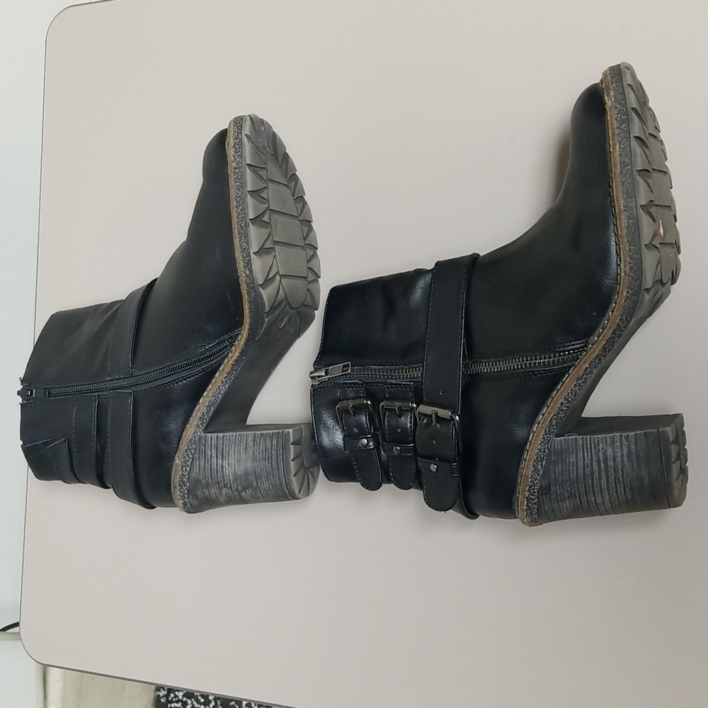 WHITE MOUNTAIN BOOTS